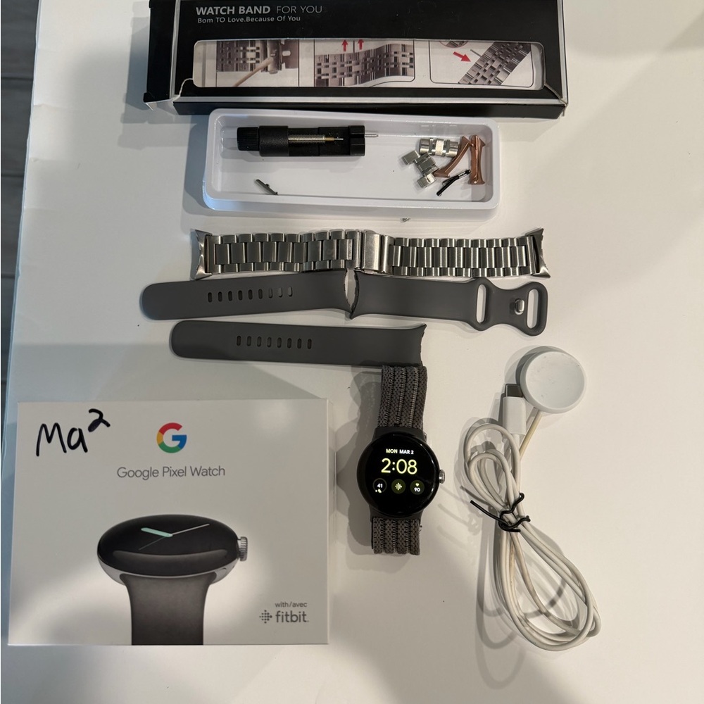 Google Smartwatch with Gray Band - Picture 3 of 11